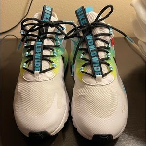Air max 270 worldwide pack size 8.5